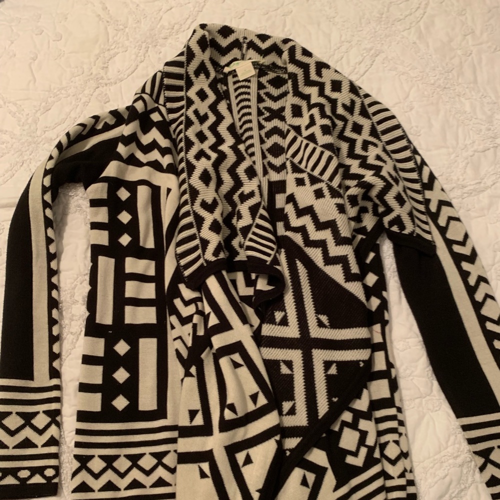 Black and white geometric sweater